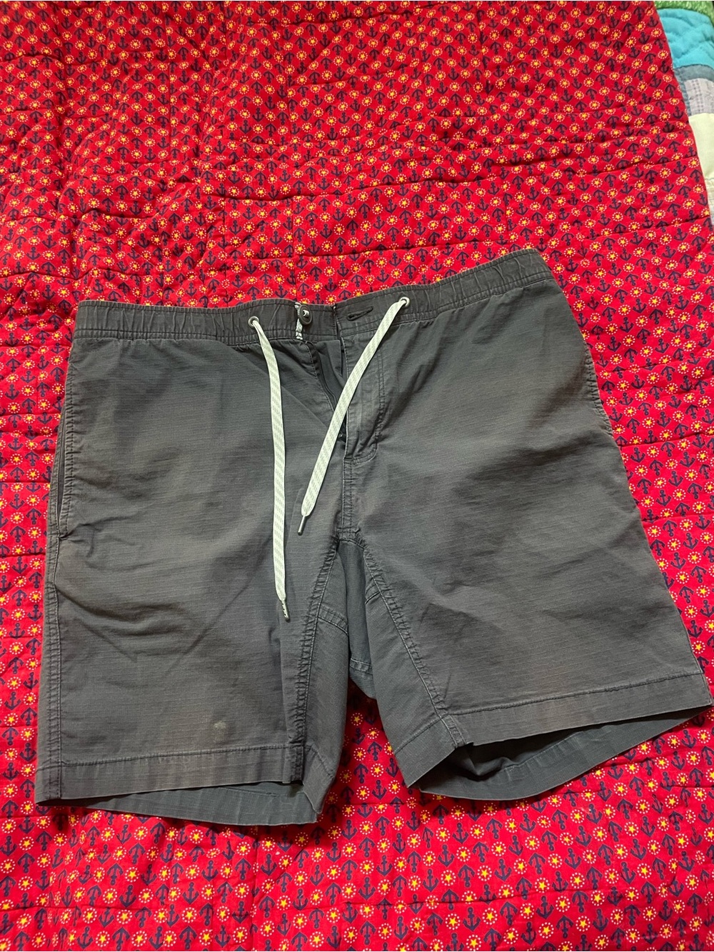 Casual Drawstring Shorts in Charcoal Gray Vuori